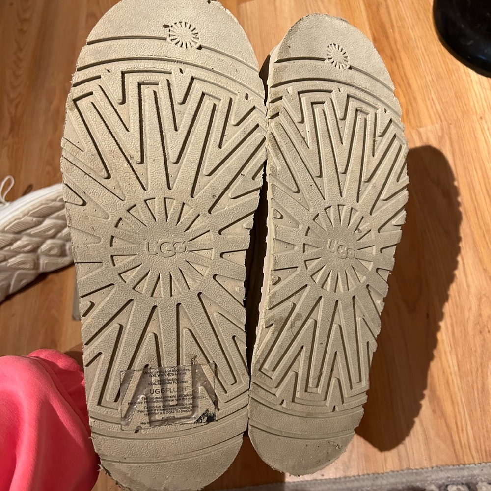 Platform Ugg Tasmans size 10